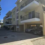 Natasha's Sun Escape Apartment *