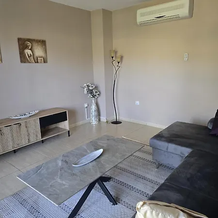 Natasha's Sun Escape Apartment Peyia